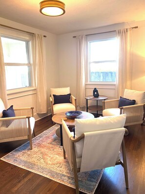 Smart TV - Historic, fully renovated 3-bdr 2 1/2 ba steps to Flagler College/Old Town STA (St. Augustine)