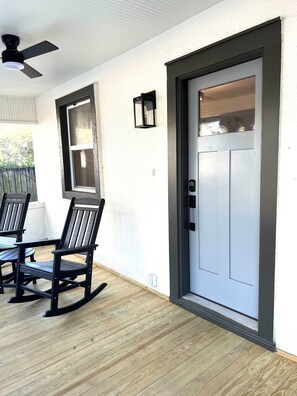 Terrace/patio - Historic, fully renovated 3-bdr 2 1/2 ba steps to Flagler College/Old Town STA (St. Augustine)