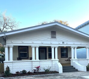 Exterior - Historic, fully renovated 3-bdr 2 1/2 ba steps to Flagler College/Old Town STA (St. Augustine)