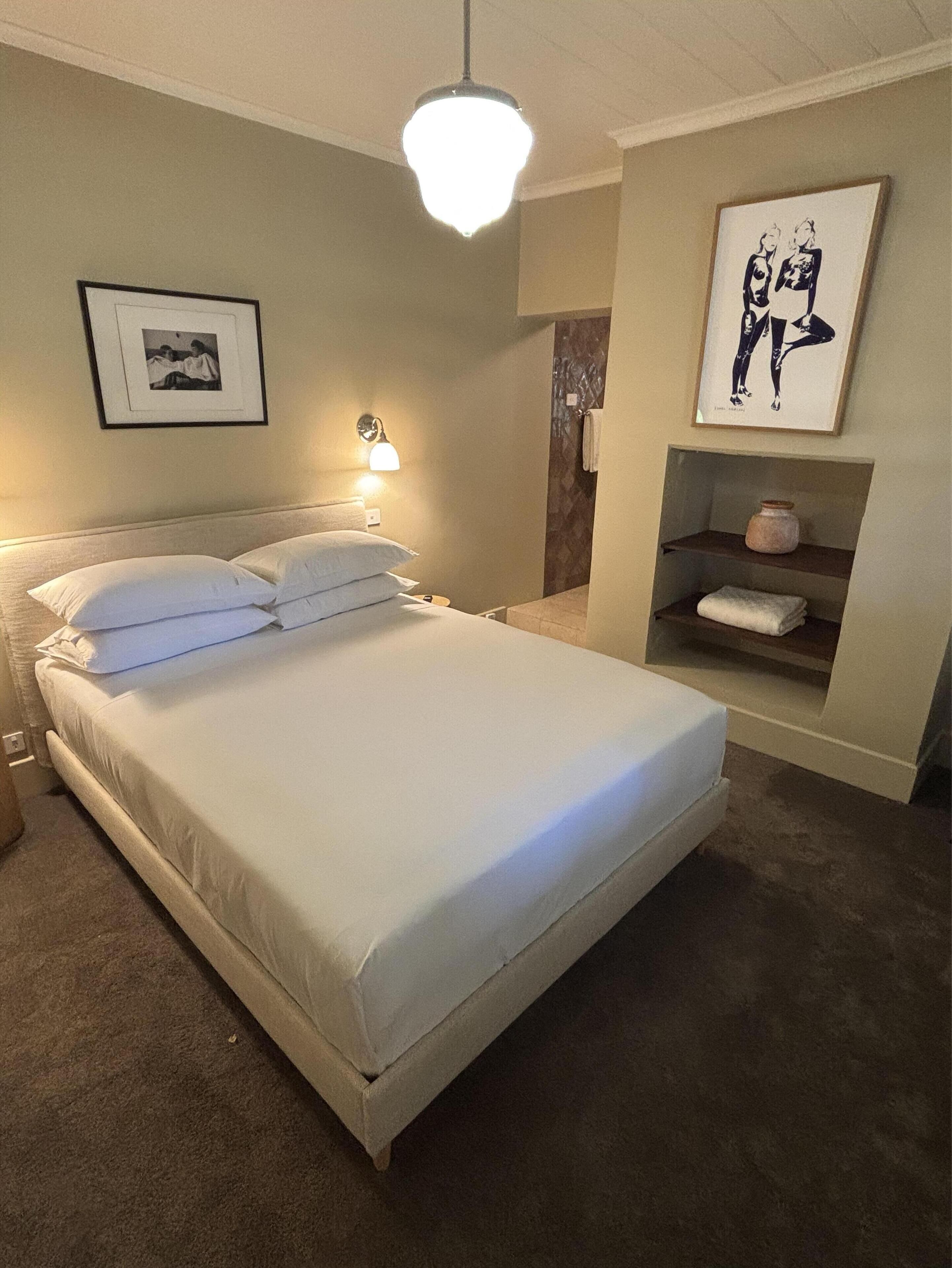 Free WiFi, bed sheets