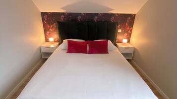 3 bedrooms, bed sheets