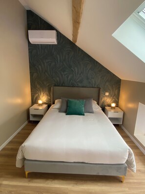 3 bedrooms, bed sheets