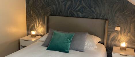 3 bedrooms, bed sheets