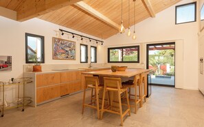 Fridge, microwave, oven, dishwasher - SUNSET . Keyweek Villa ocean view and private pool (Bidart)