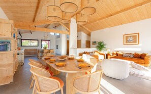 Interior - SUNSET . Keyweek Villa ocean view and private pool (Bidart)