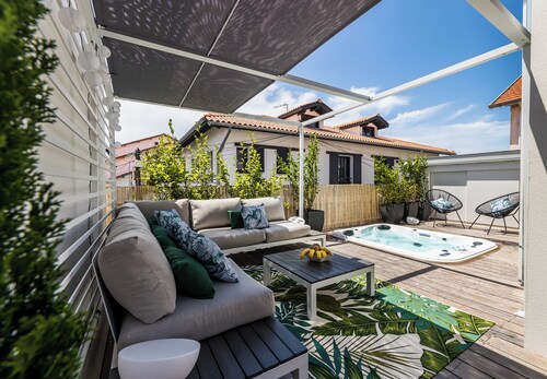 BLOOMY. Villa Biarritz