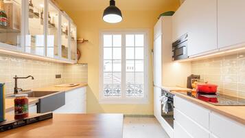 Refrigerador, microondas, horno, lavavajillas