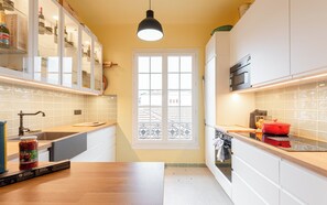 Frigorifero, microonde, forno, lavastoviglie