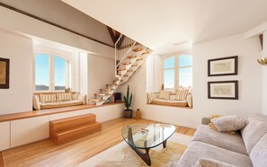 Living area - EUGENIE - Apt with balcony and sea view and Hotel du Palais in Biarritz (Biarritz)