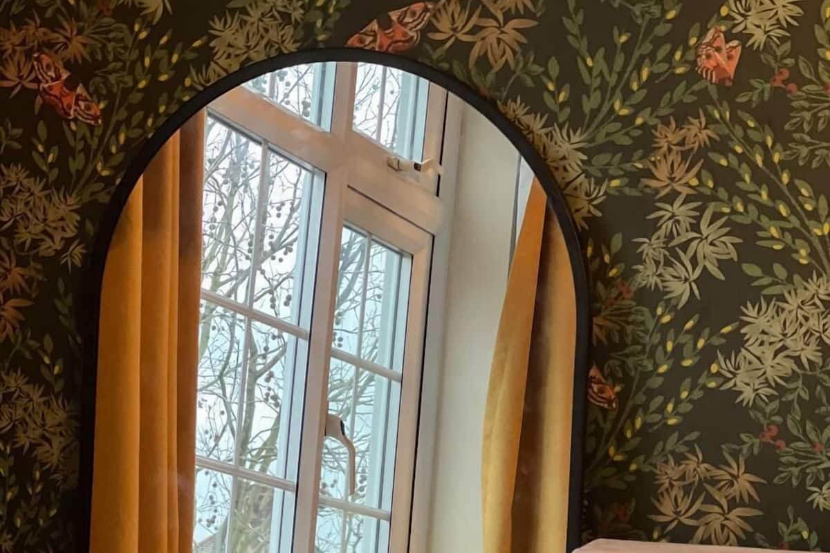 Standard Double Room, Shared Bathroom | Interior