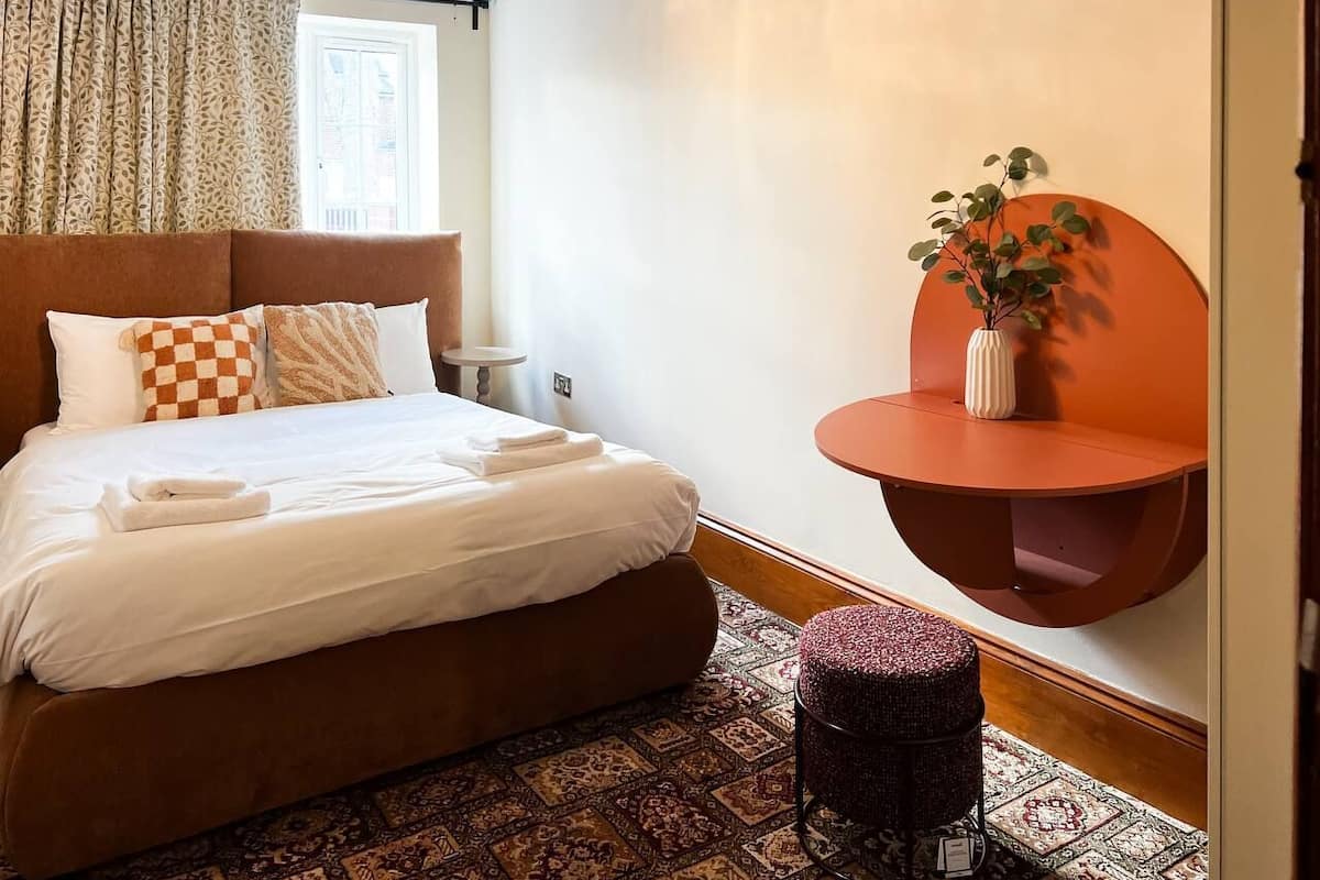 Basic Double Room, Shared Bathroom