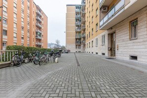 Property grounds - GuestHost - Cozy 70 mq apartment, perfect for two people, located on the sixth floor of a building with lift (NOT suitable for disabled people).The accommodation is located within the San Donato district, in a strategic position close to the Bologna Fair (Bologna)