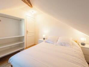 Bügeleisen/Bügelbrett, WLAN, Bettwäsche