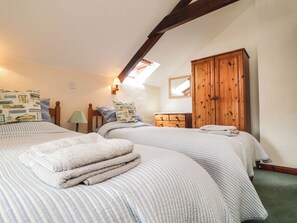 2 habitaciones, decoración personalizada y muebles diferentes 