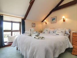 2 bedrooms, individually decorated, individually furnished, free WiFi