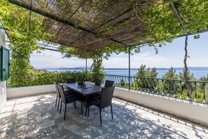 Terrace/patio - Domus Alta, Two-bedroom House in Podgora (Podgora)
