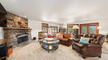 Cabin, 2 Bedrooms | Interior