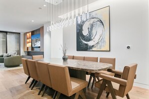 Condo, 3 phòng ngủ | Khu ăn uống