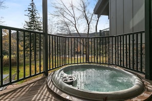 Apartment, 4 Schlafzimmer | Außen-Whirlpool