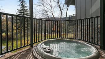 Condo, 4 quartos | Hidromassagem externa