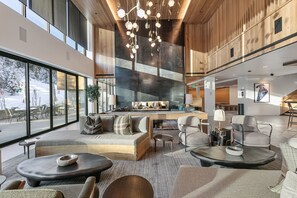 Condo, 3 phòng ngủ | Khu phòng khách