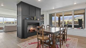 House, 3 Bedrooms | Dining