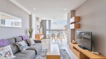 Télévision, cheminée