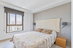 Fer et planche à repasser, lit parapluie