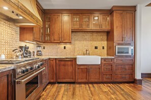 Condo, 2 Bedrooms | Private kitchen | Fridge, oven, coffee/tea maker, toaster - Ski In/ski Out Mid-mountain Getaway 2 Bedroom Condo (Park City)