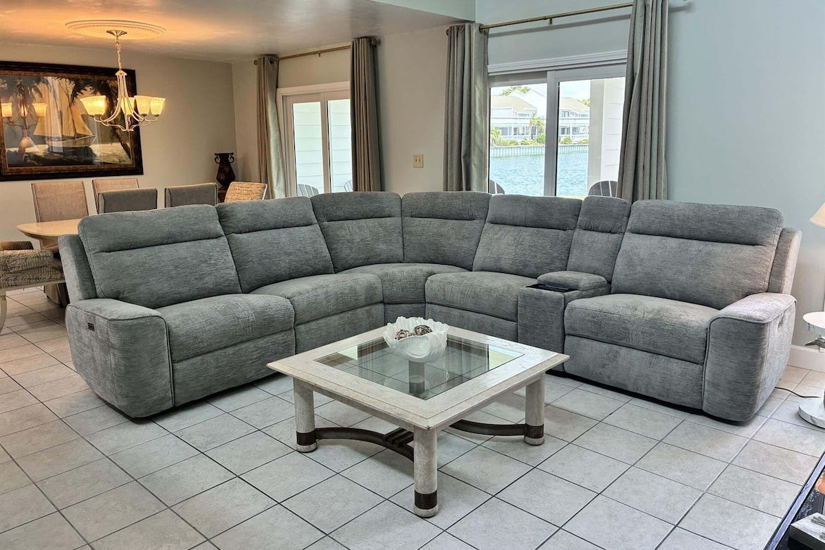 Condo, 2 Bedrooms | Living area