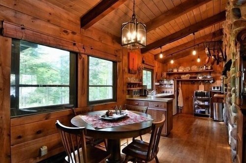 The Hidey-ho 2 Bedroom Cabin