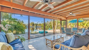 House, 2 Bedrooms | Outdoor dining