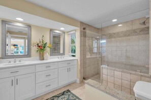 House, 2 Bedrooms | Bathroom - Lake By The Beach 2 Bedroom Home (Holmes Beach)