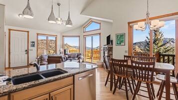 Condo, 2 Bedrooms | Living area | Smart TV
