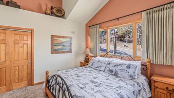Condo, 2 Bedrooms | 2 bedrooms, iron/ironing board, free WiFi