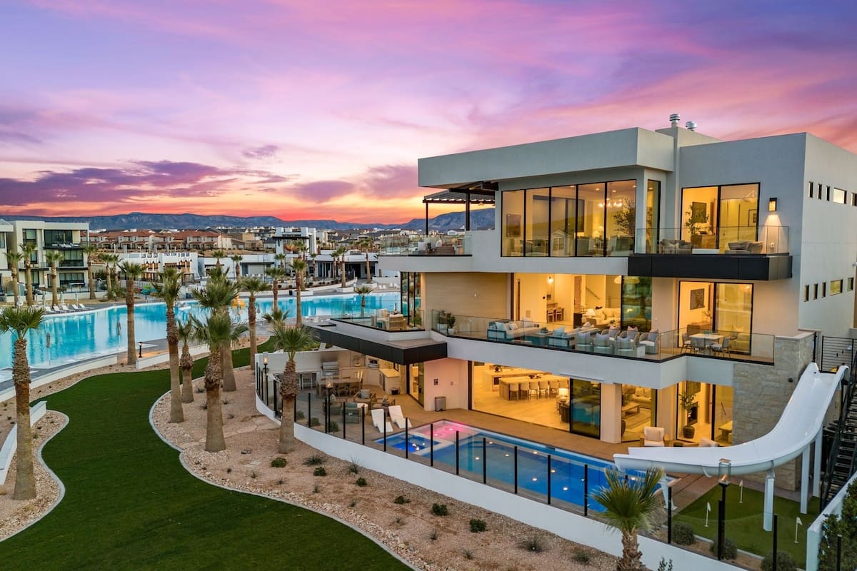 House, Multiple Bedrooms | Pool