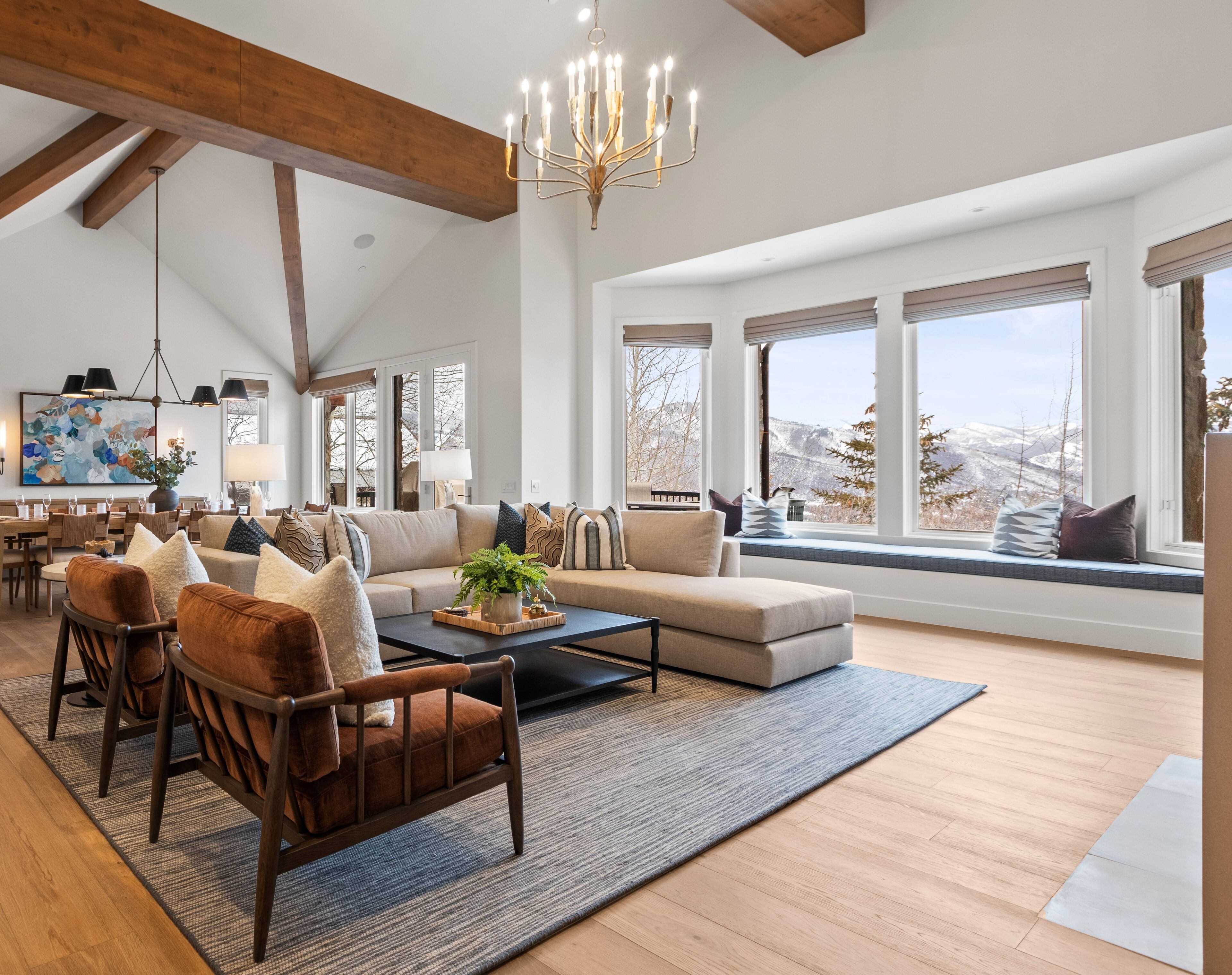 Maison, 4 chambres | Coin séjour | TV connectée