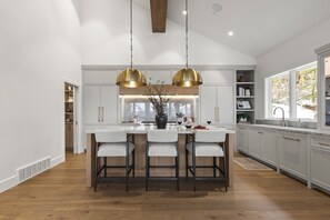 House, 4 Bedrooms | Private kitchen - Sun Ridge Vista 4 Bedroom Home (Park City)