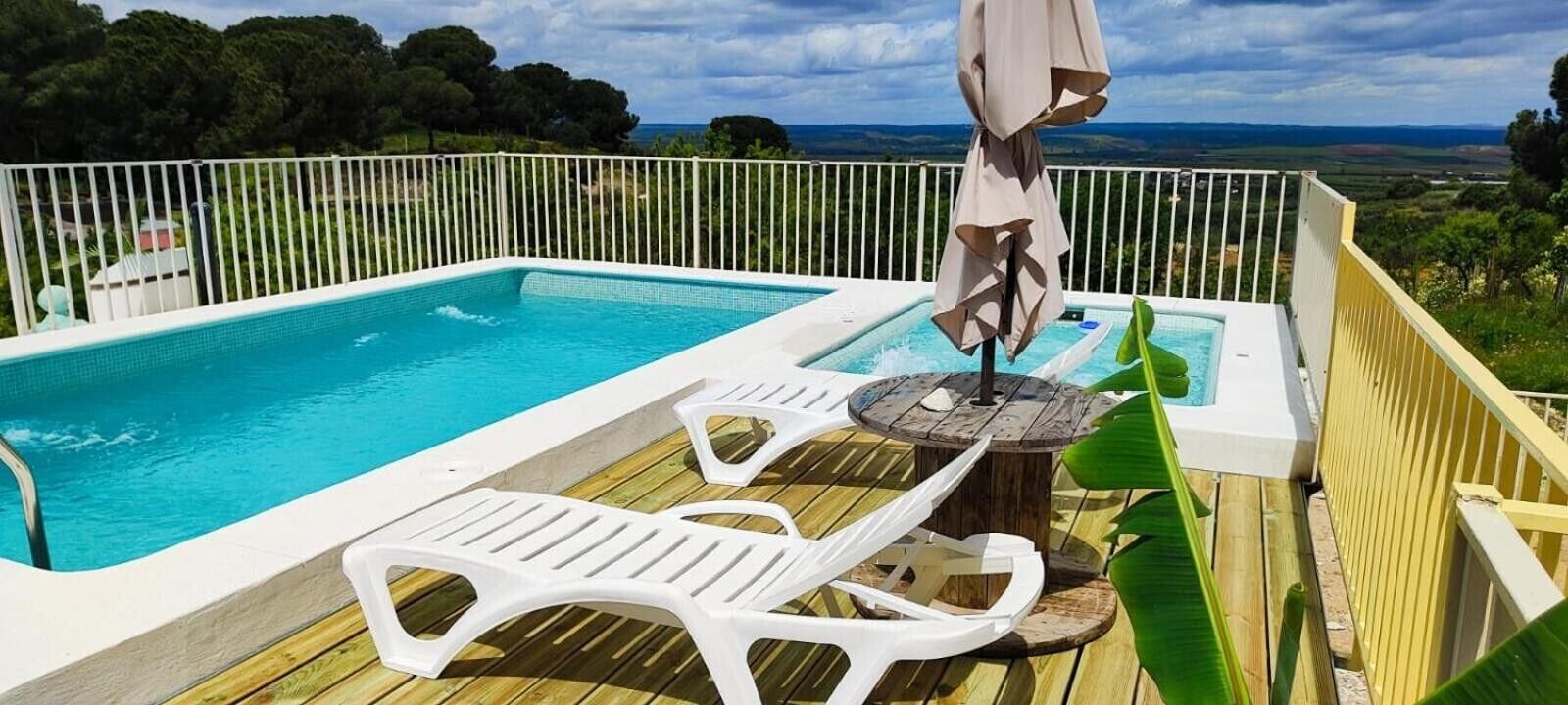 Tina de hidromasaje al aire libre