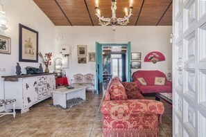 Lobby - Rural House 'El Encanto' with Mountain View, Wi-Fi and Air Conditioning (La Palma del Condado)