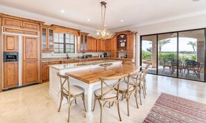 Fridge, microwave, oven, stovetop - Exclusive 6BR Mansion with Heated Pool & Spa (Kissimmee)