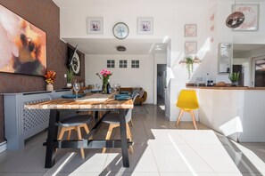 Dining - Stylish Cheltenham Home, 4 Bed, Garden & Parking (Cheltenham)