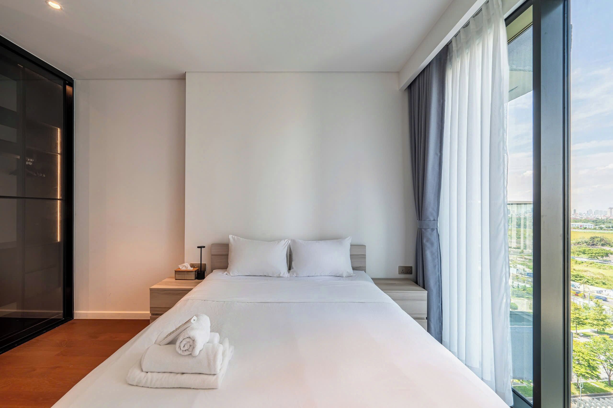 Leilighet – deluxe, 1 soverom, balkong | Sengetøy av topp kvalitet, senger med Select Comfort-madrass og minibar