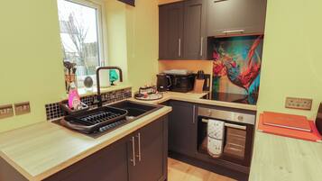 Cookware/dishes/utensils