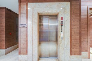 House | Interior - Collection O Chhatarpur Near Metro Park (New Delhi)