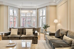 House - Royal Knightsbridge 3-bed Next To Harrods (London)