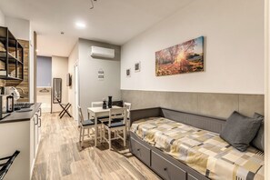 Classic Apartment | Living area - Be House (Naples)