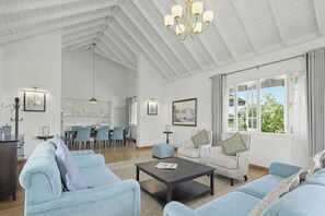 Villa, vistas al jardín | Zona de estar