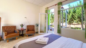 Standard Studio, Mountain View | Individually decorated, individually furnished, laptop workspace - Robins Farmstay (Da Lat)