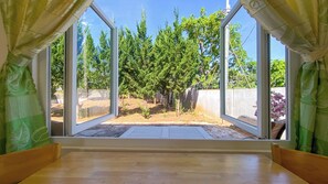 Estúdio superior, vista para a montanha | Individualmente decorados, individualmente mobiliados